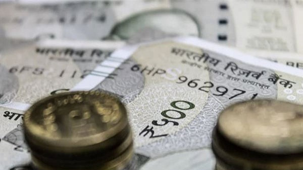 ارتفاع سعر الروبية الهندية مقابل الدولار: العملة المحلية تقفز بمقدار 40 بيسة في التعاملات المبكرة