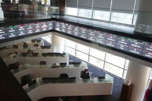 PSEi slips to 6,200 on weak GDP, profit taking