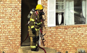 الحزب الجمهوري المحلي يستضيف المرشحين في الانتخابات التمهيدية.