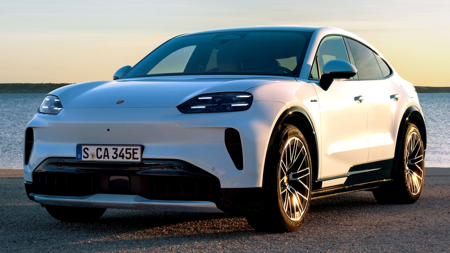 تصل سيارة كايين كوبيه EV الجديدة من بورش إلى 60 سرعة بنفس سرعة سيارة 911 توربو إس ولا يزال بإمكانها سحب قاربك