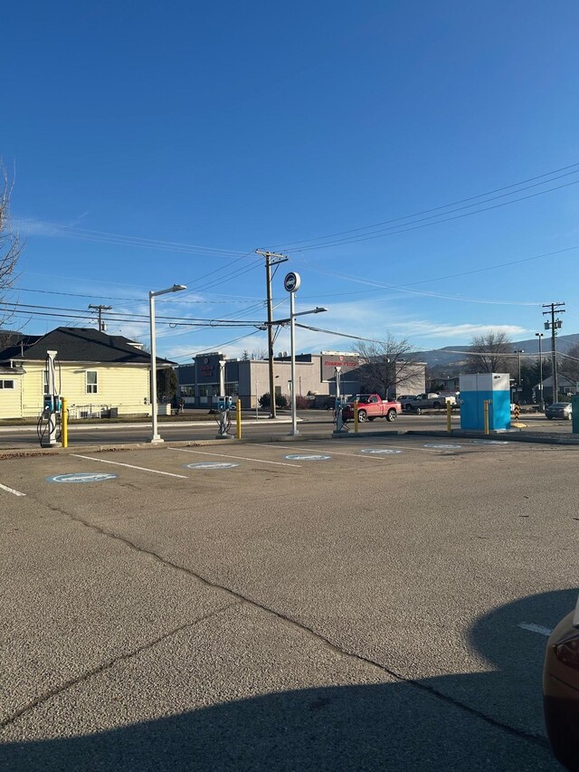 Vernon gets 10 new EV chargers from BC Hyrdro