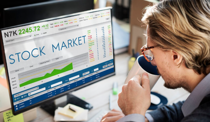 ORCL Stock Climbs Again — But the Real Story Is Happening Behind the Data Centers