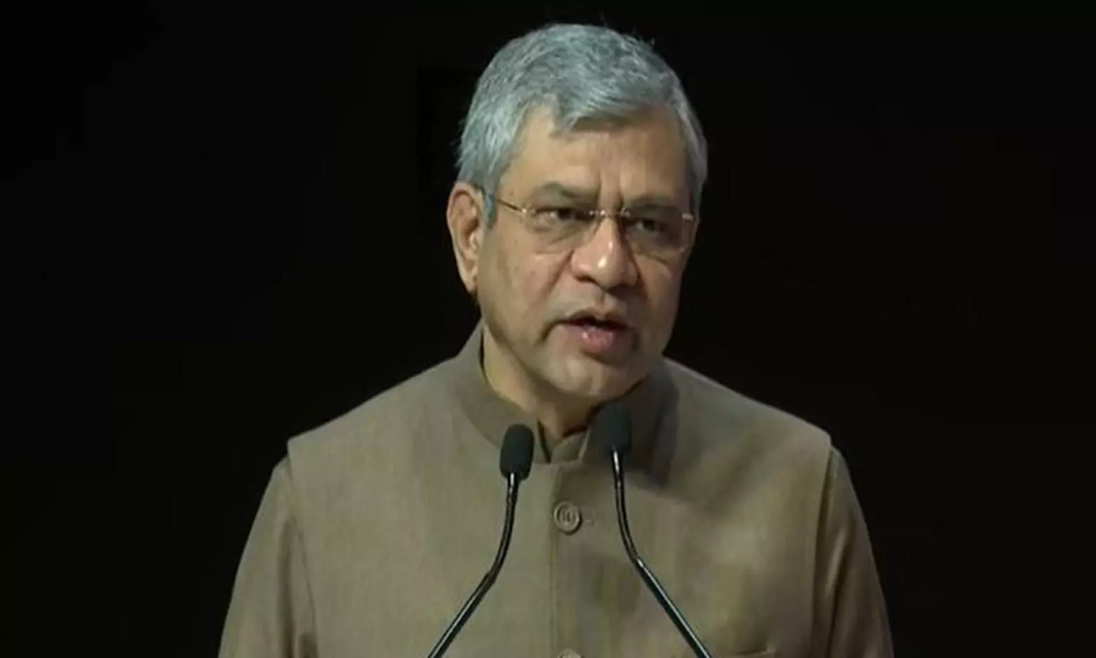 Ashwini Vaishnaw Praises Youth Enthusiasm at AI Impact Summit