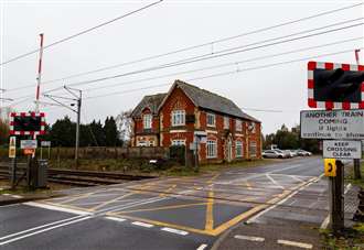 حانة مغلقة قد تتحول إلى متجر ومقهى ومركز للحرف اليدوية.