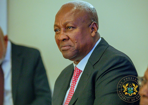 الرئيس ماهاما يحث أفريقيا على إنهاء تصدير المواد الخام.