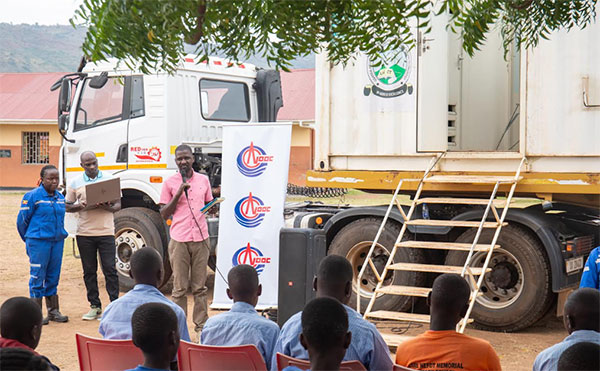 CNOOC Uganda Limited y Huawei lanzan capacitación en habilidades digitales en la comunidad de Buhuka