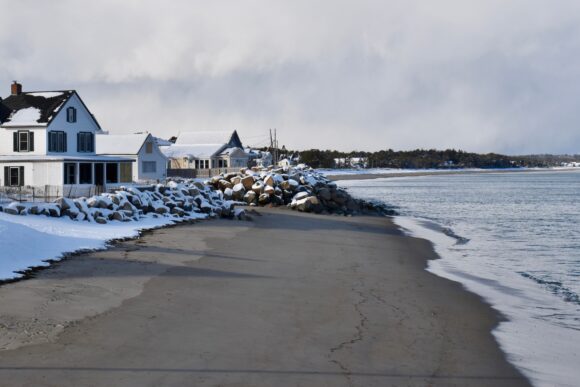 El condado de Maine reconstruye sus dunas destruidas. Es sólo el comienzo para salvar la costa