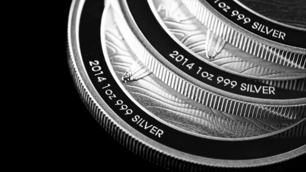 توقعات أسعار الفضة: هل يمكن للفضة أن تصل إلى 500 دولار بحلول نهاية عام 2026 بعد اختراق تاريخي فوق مستوى 100 دولار؟