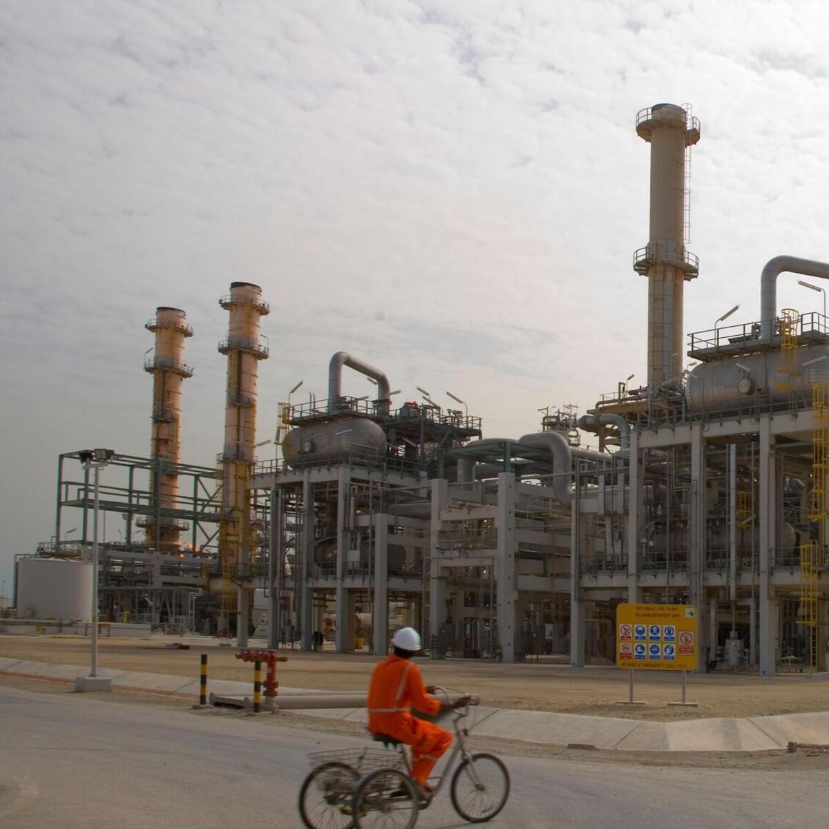 جون ويلان: يواجه مصدرو المواد الغذائية الأيرلنديون ضربة ثلاثية من حرب إيران