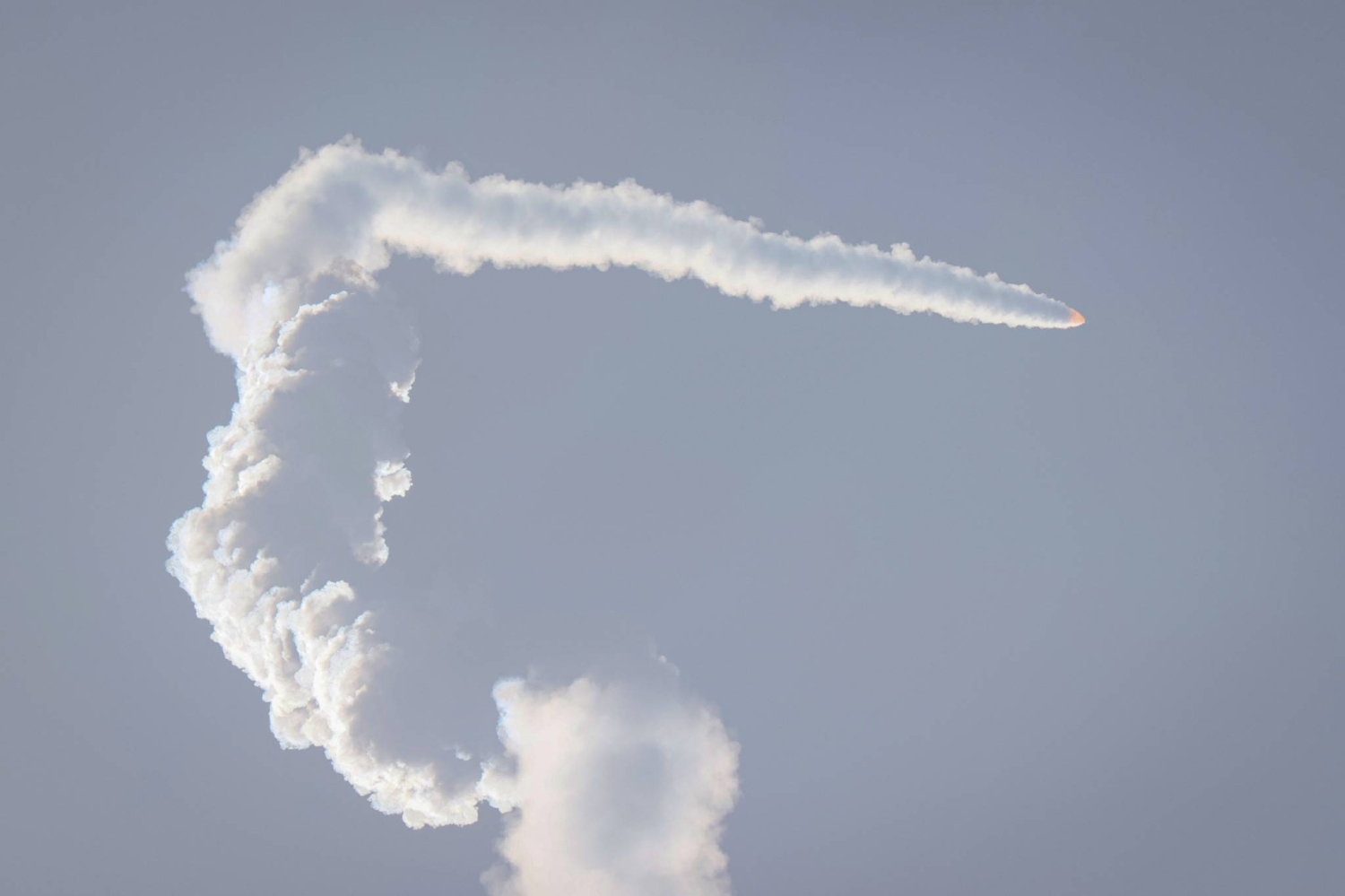 توقف صاروخ كايروس التابع لشركة Space One بعد لحظات من إطلاقه