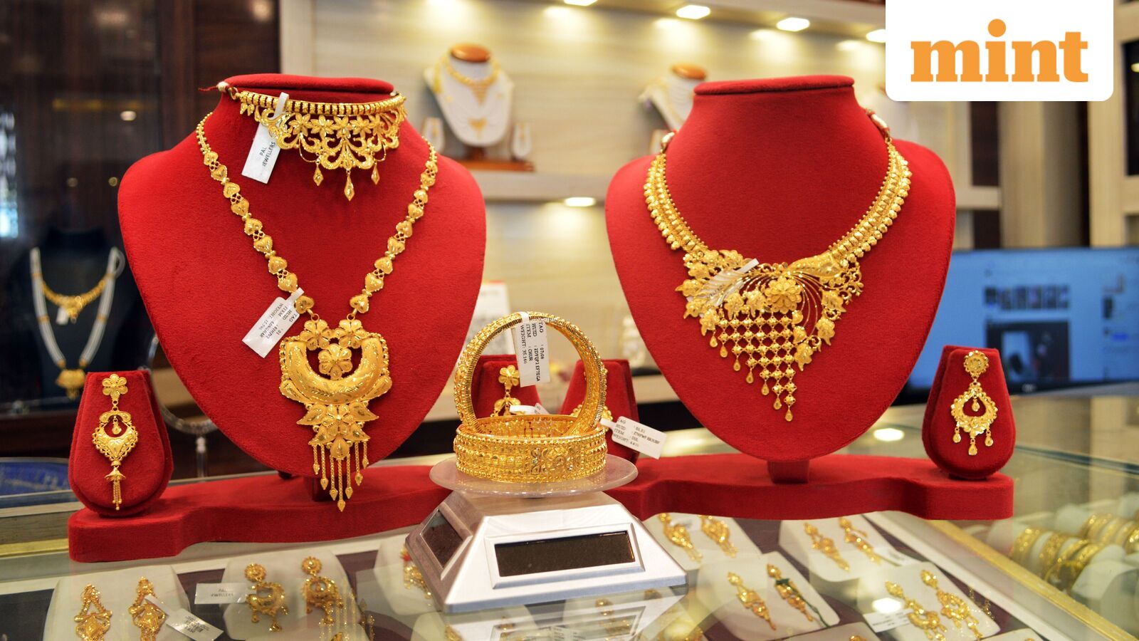 أسعار الذهب والفضة اليوم مباشر: أسعار الذهب والفضة تتعافى من أدنى مستوياتها في عدة أسابيع