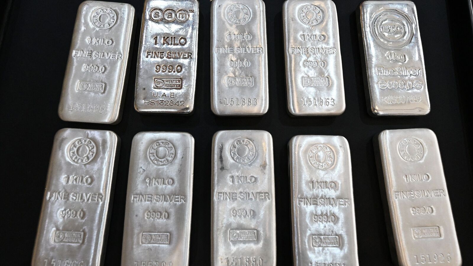 Silver rate today: White metal falls 2% on MCX - What should investors do?