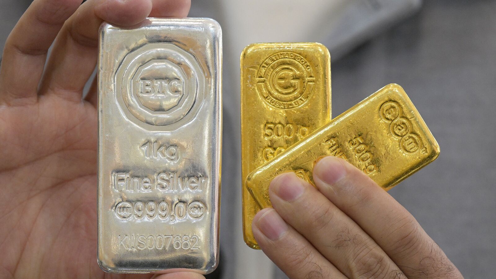La tasa del oro sube un 1% en MCX en medio de la debilidad del dólar; La atención sigue centrada en la guerra entre Estados Unidos e Irán y los datos sobre empleo en EE.UU.