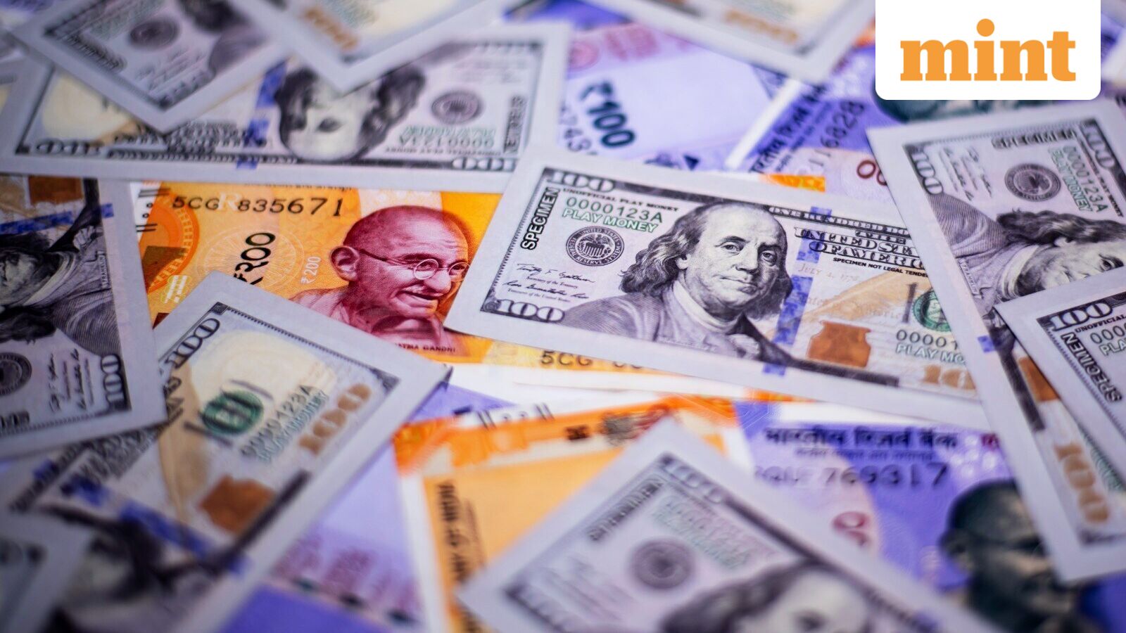 انخفضت الروبية بنسبة 7٪ منذ بداية العام وحتى الآن، وقد تنخفض أكثر هذا العام؛ هذا هو السبب