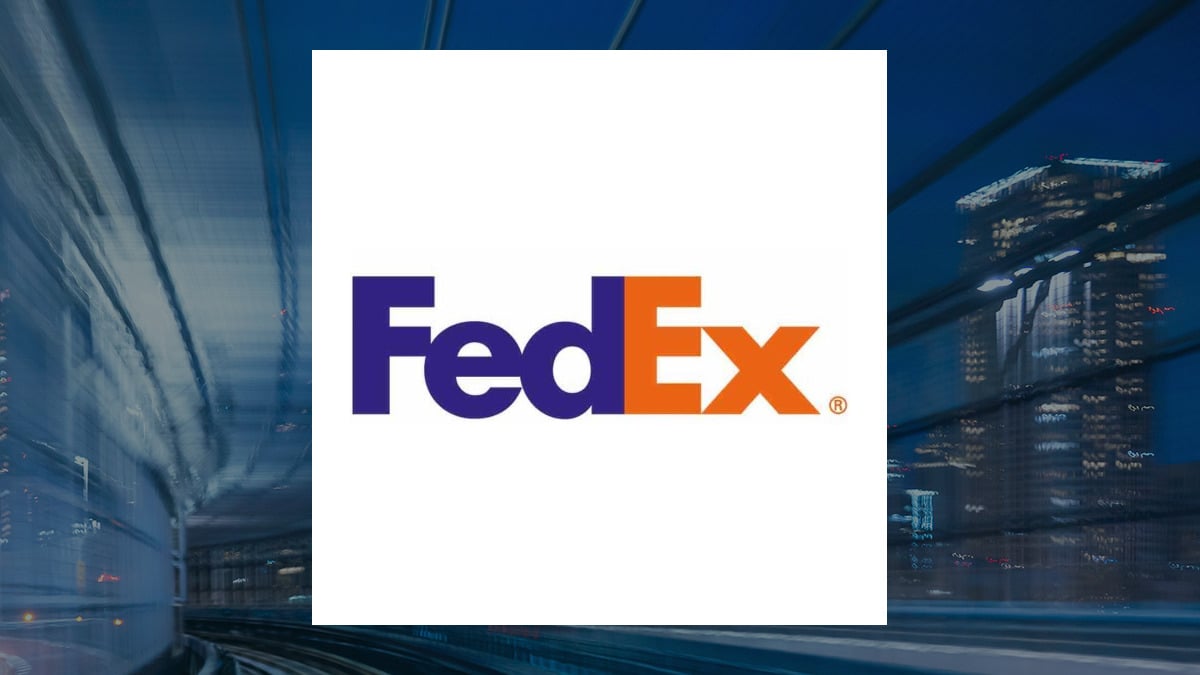 FedEx (NYSE:FDX) Sets New 1-Year High – Here’s What Happened