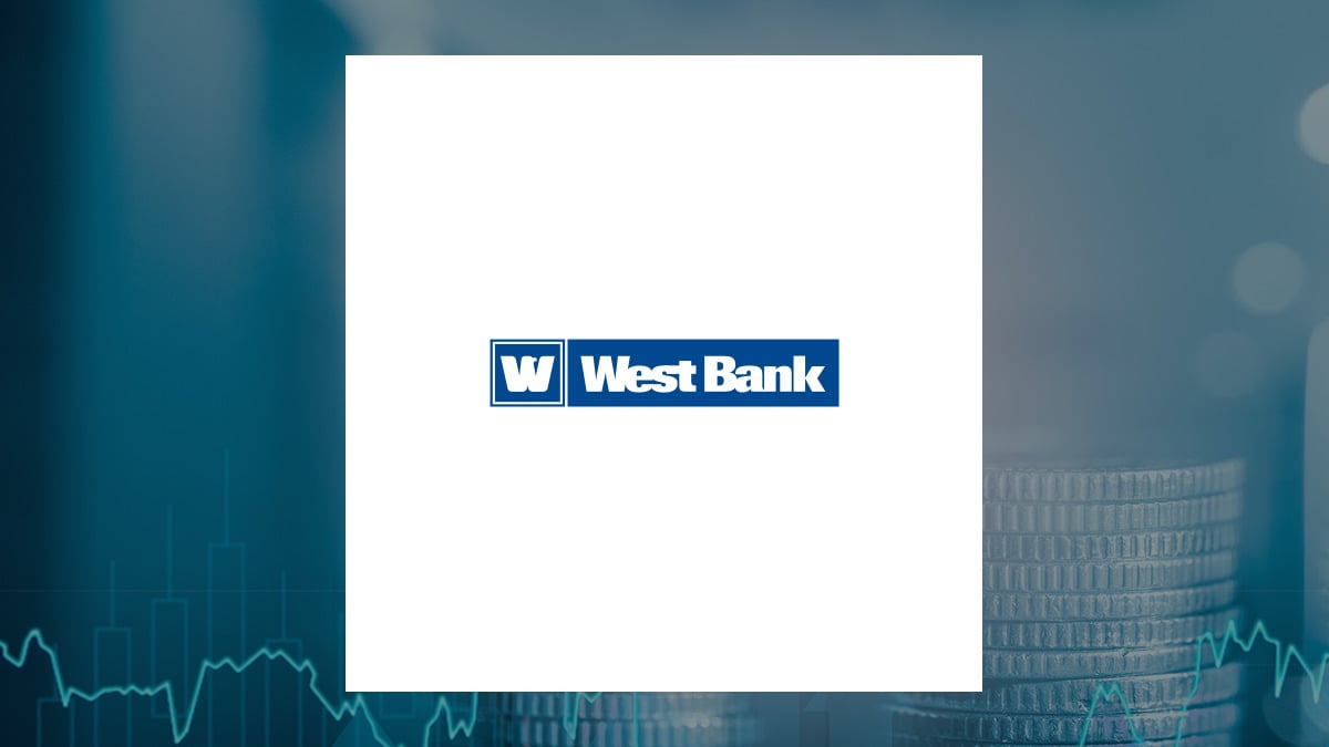 West Bancorporation (NASDAQ:WTBA) Shares Pass Above 200-Day Moving Average – Here’s Why