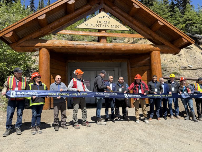 Blue Lagoon logra producción comercial en el proyecto de oro y plata Dome Mountain en Columbia Británica