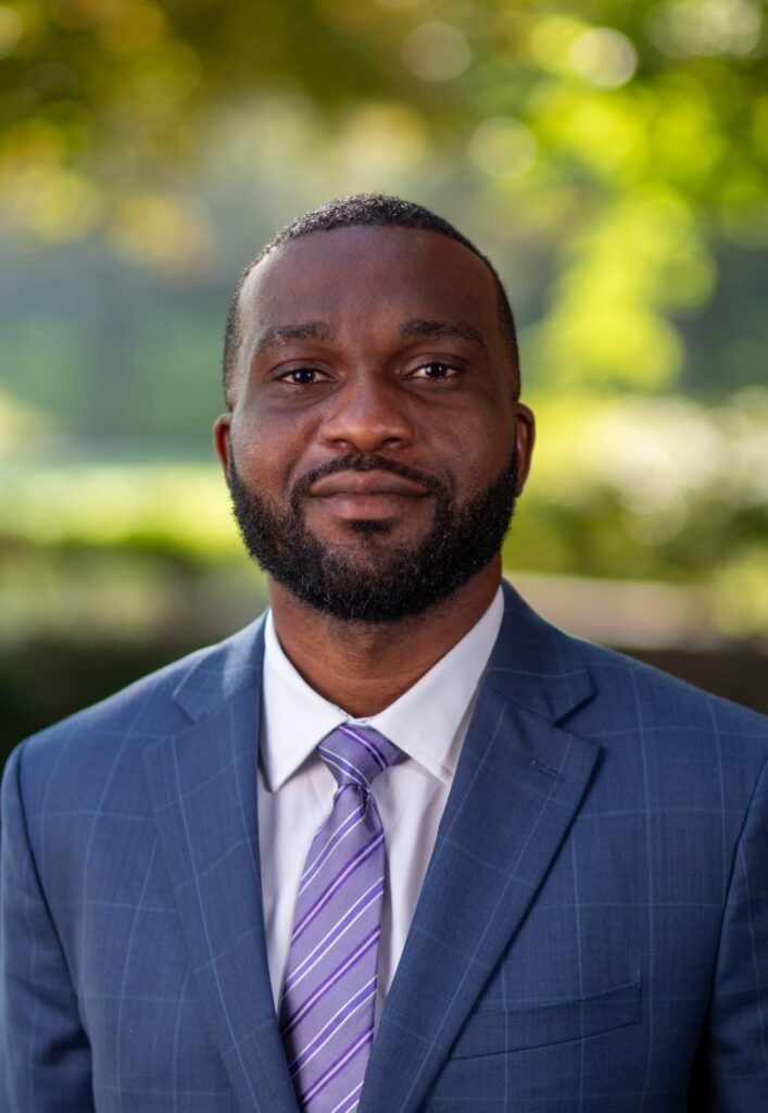 Recortar las tasas mientras se drena la liquidez: ¿Se contradice el Banco de Ghana o lo hace bien?