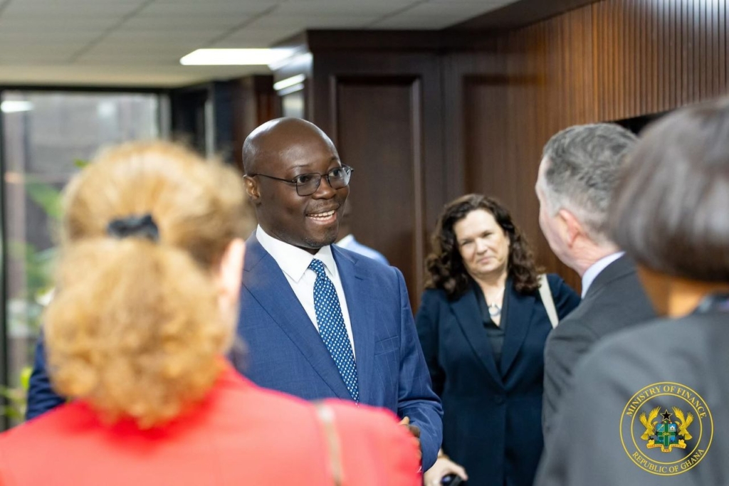 El Director General del Banco Mundial elogia la recuperación económica de Ghana