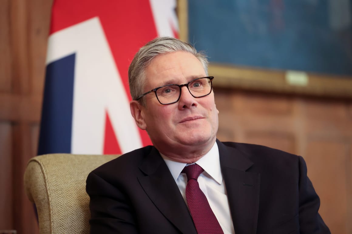 ستارمر يتوجه أخيراً إلى الصين... ويحاول تجنب إثارة غضب ترامب.