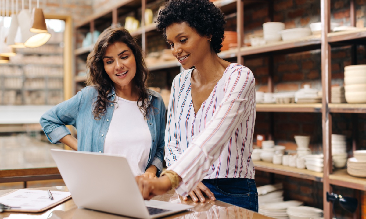 أبلغت الشركات عن تحسن الأداء المالي المرتبط باستخدام التمويل المدمج