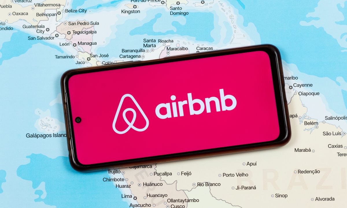 Airbnb’s Q4 Reacceleration Marks Strongest Growth in Two Years