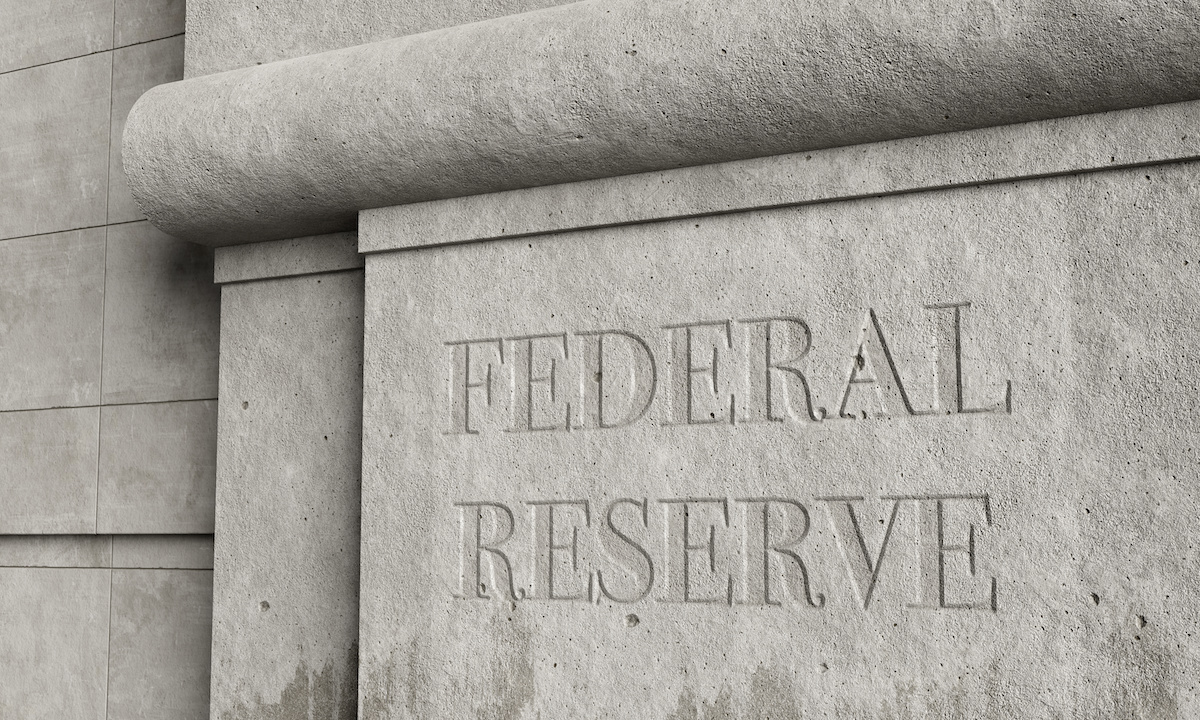 Fed Flags Structural Weak Spots in Stablecoins and Digital Money Funds