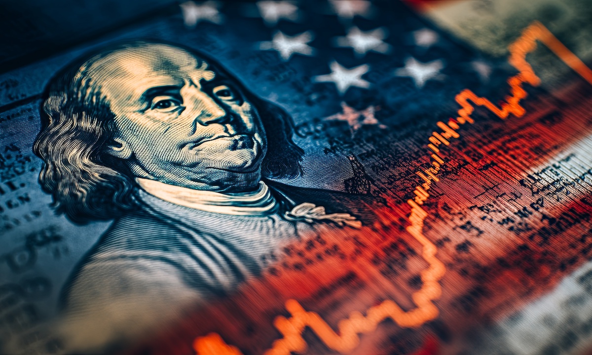 لماذا لا تؤدي مكاسب الدخل دائمًا إلى زيادة الإنفاق؟