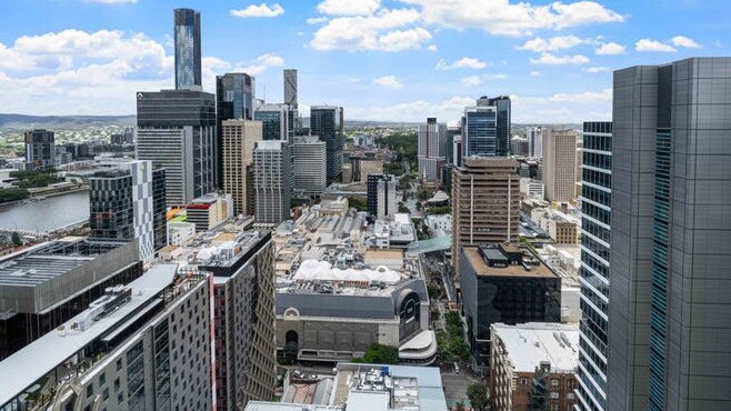 Un nuevo análisis revela cómo frenar la migración podría enfriar la crisis inmobiliaria de Queensland