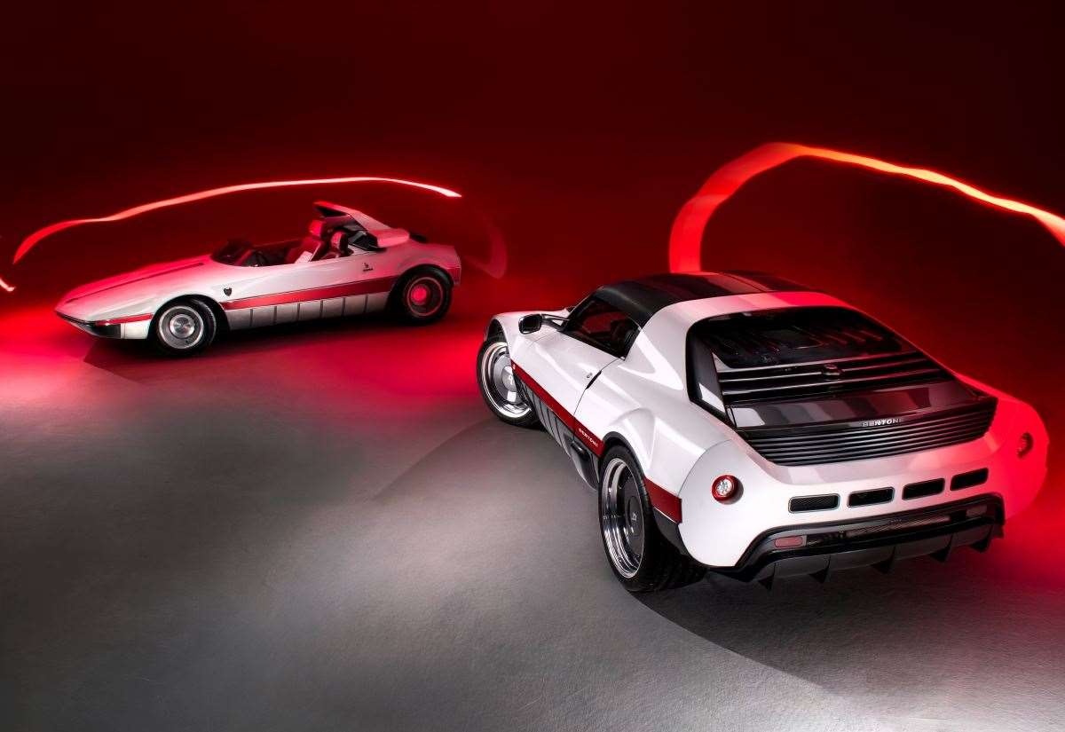 عمود التوجيه: "من المذهل استمرار وجود سوق لهذه الألعاب المترفة" - سيارة Bertone Runabout المستوحاة من القوارب السريعة تكلّف 350 ألف جنيه إسترليني.