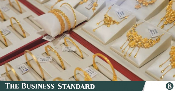 Gold steady as conflict-driven inflation fears counter dollar softness