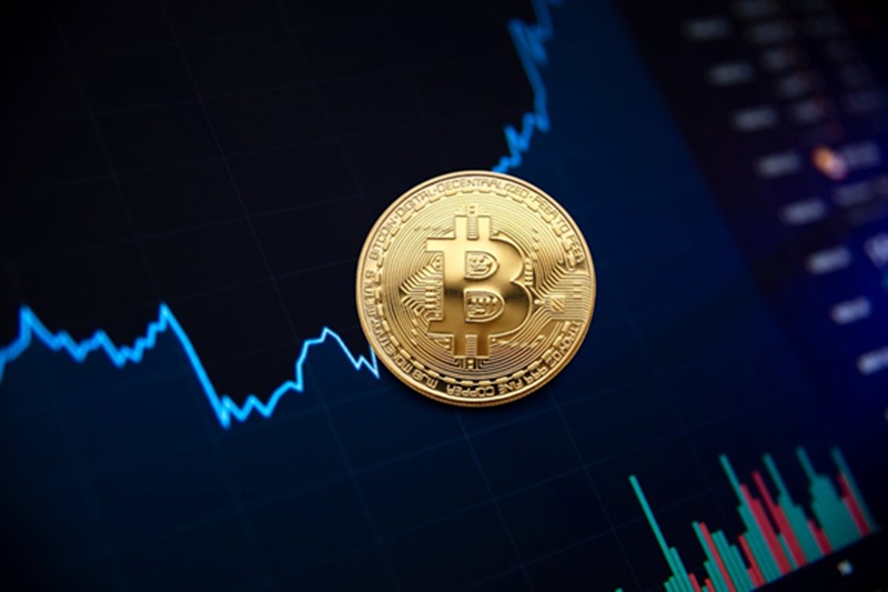 Bitcoin Reclaims $66,000 as Risk Appetite Returns Ahead of Key U.S. Data