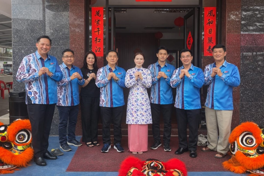 Sicta pays Lunar New Year courtesy visit to Lanang MP, discusses ICT growth in Sarawak