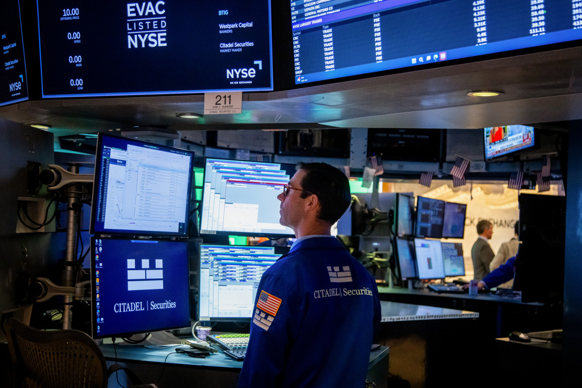 Stock Market Today: Stocks mixed after Japan election shakes global markets