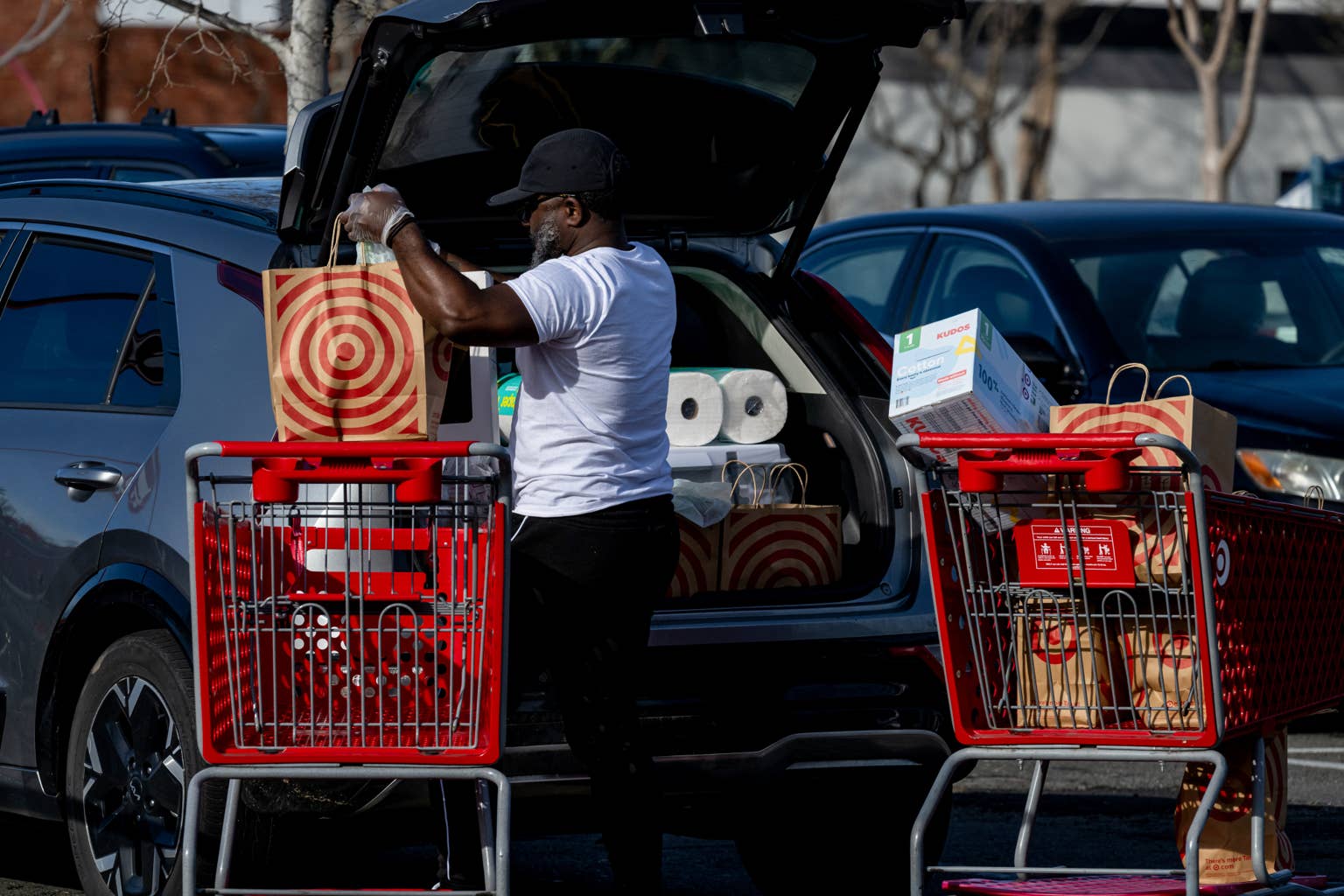 يقوم Target بإزالة المنتجات الشعبية من رفوفه