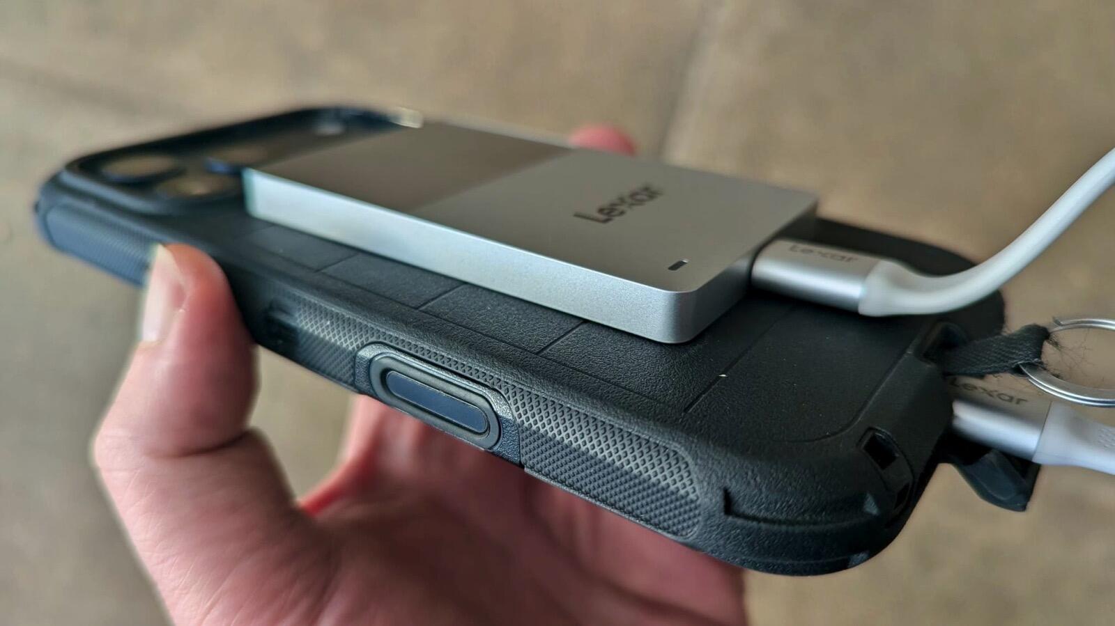 إحدى عادة الشحن الشائعة كانت تقضي على بطارية جهاز iPhone الخاص بي بهدوء - وإليك الحل